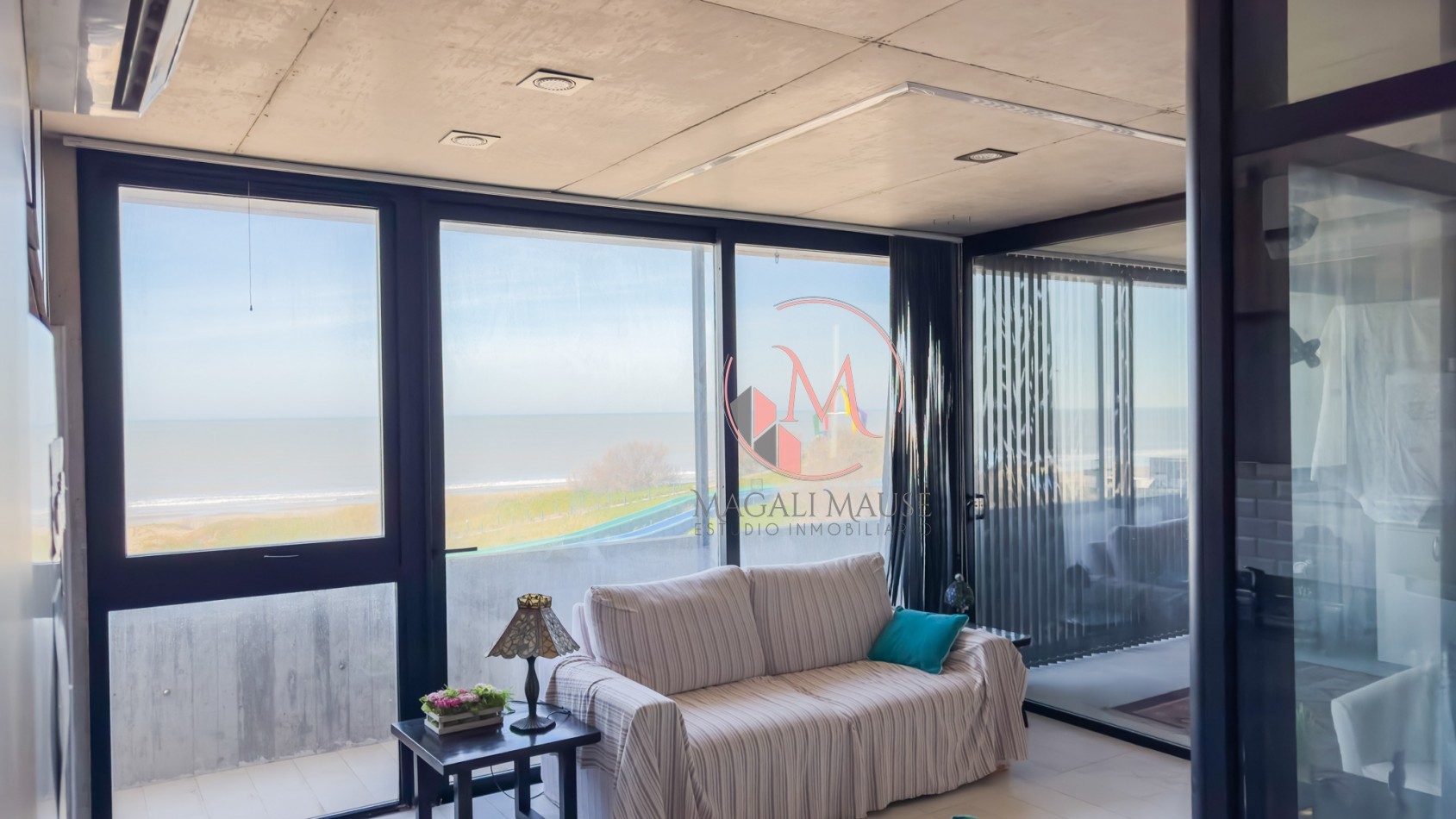 Exclusivo Departamento Frente Al Mar - piso 2 - dpto A - En Pinamar